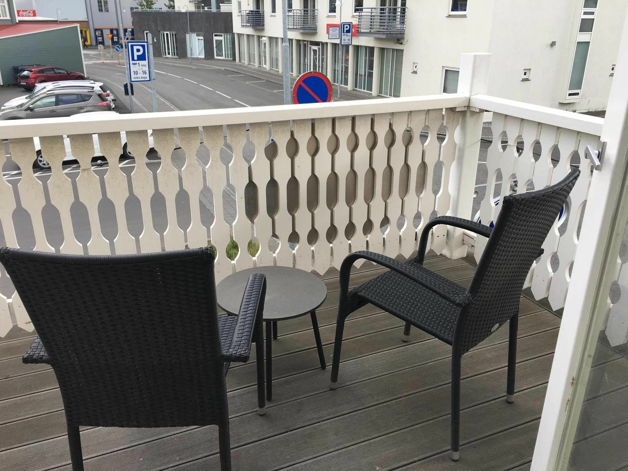 Hotel Ibudir Apartments アークレイリ エクステリア 写真